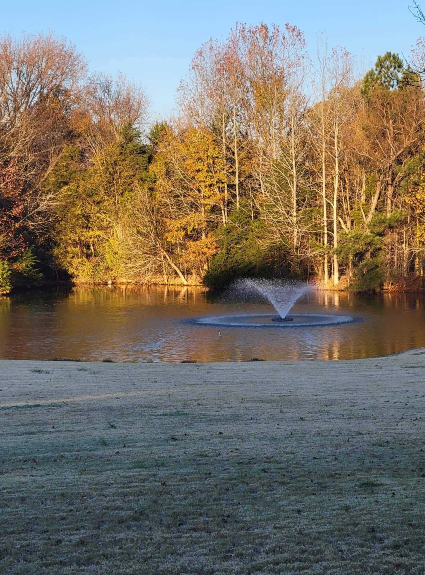 Large pond small lake decorative golf fountain